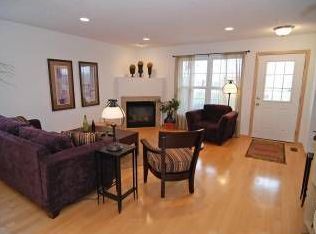 2874 Clover Ridge Dr, Chaska, MN 55318