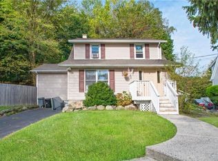 5 Brookside Ave, Airmont, NY 10901