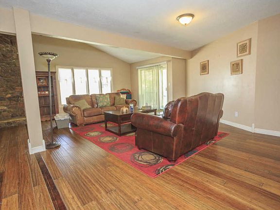 3rd image of 5804 Cedarwood St