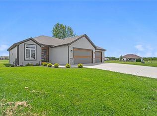 7066 SW Karen Rd, Trimble, MO 64492