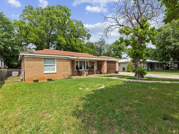 3921 Dakota Trl, Lake Worth, TX 76135