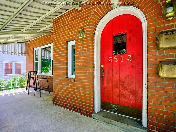 5th image of 3813 Staunton Ave SE