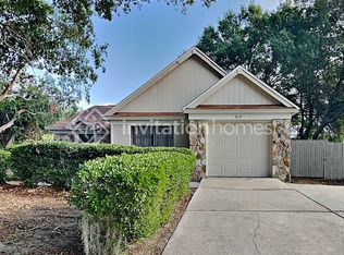 819 Sunridge Point Dr, Seffner, FL 33584