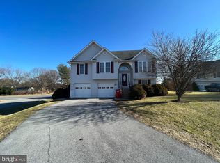12 Hare Ct, Ranson, WV 25438