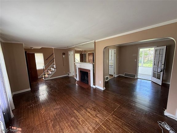 2nd image of 1408 Winston Rd