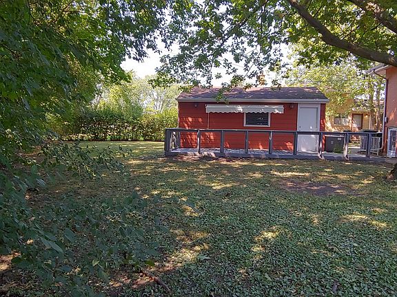 2nd image of 220 Fernwood Ln