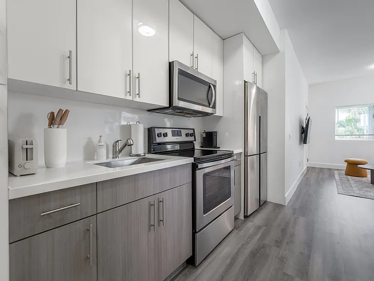 44 NW 10th Ave #2 — Photo 9