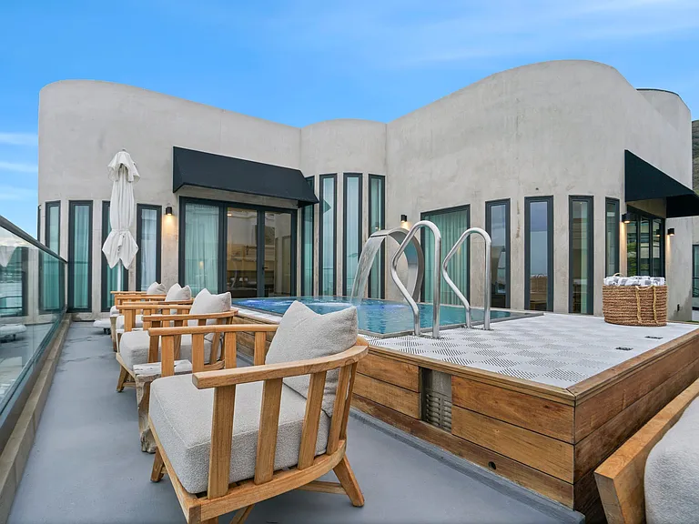 22640 Pacific Coast Hwy — Photo 88