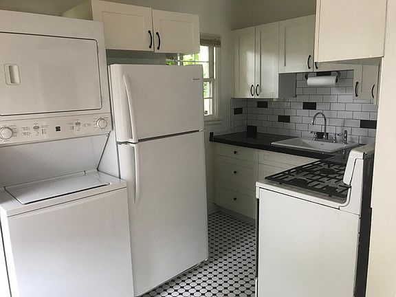 4th image of 1570 1/2 Cleveland St