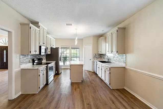 6762 Biltmore Ct — Photo 16