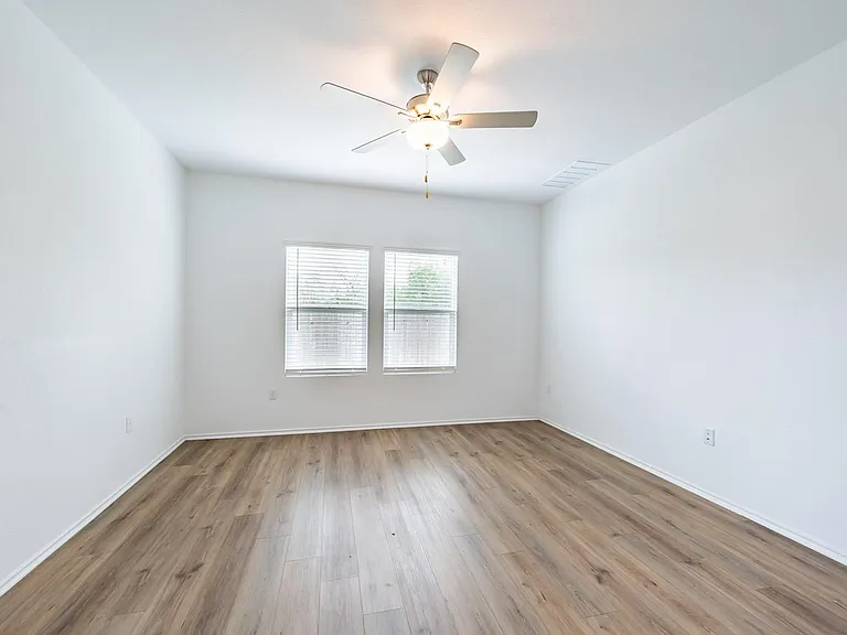 10217 Prague Ct — Photo 14