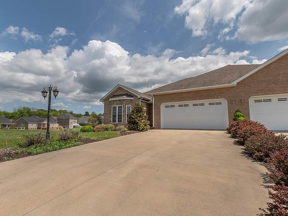 2nd image of 316 Petros Dr