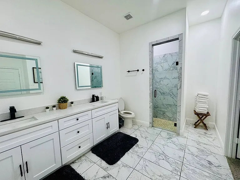2902 Jim St — Photo 9