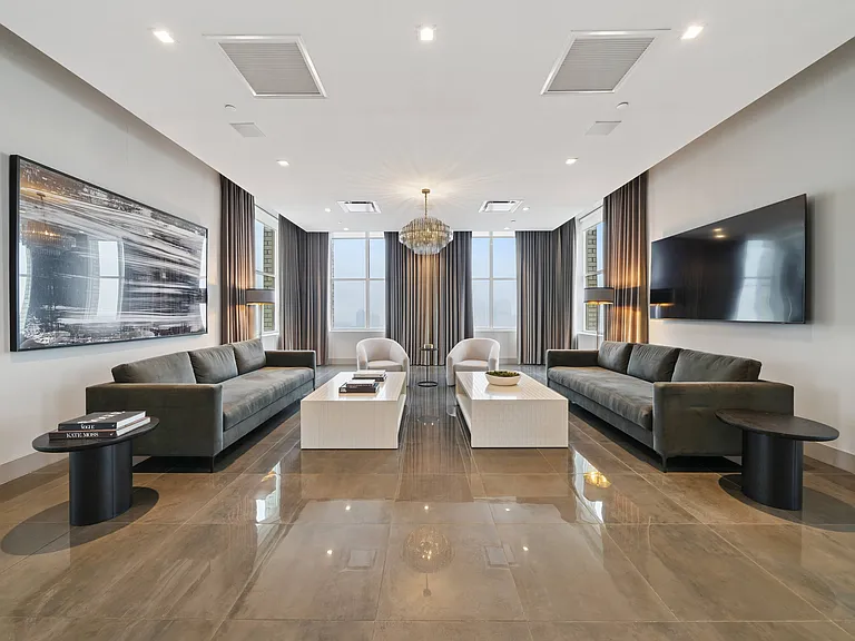 65 Bay Street Apartments — Photo 3