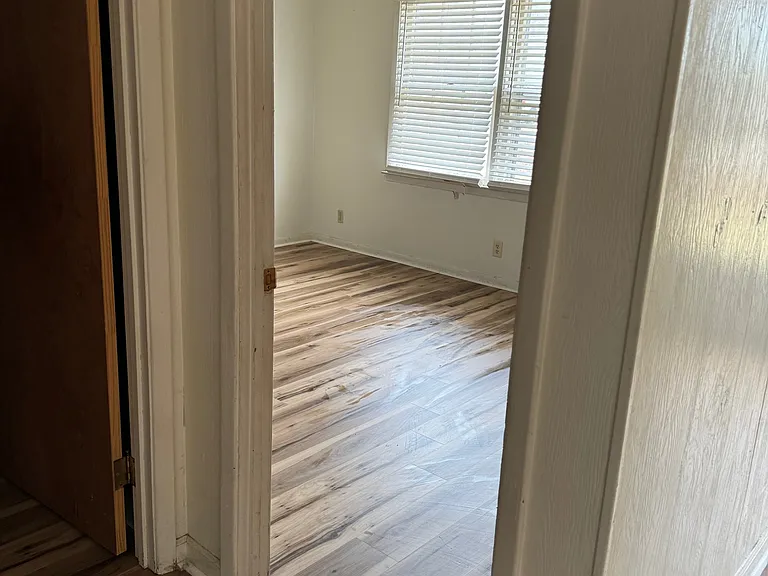 907 Story Ave #907 — Photo 5