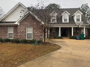 2608 Fox Run Ln, Tupelo, MS 38801