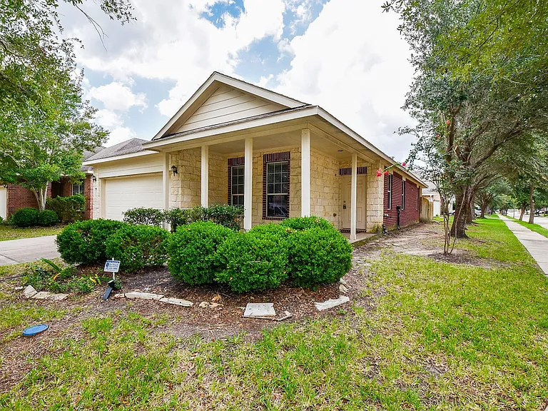 6014 Starbrook Creek Dr — Photo 4