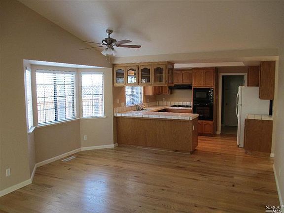 5th image of 2107 Caulfield Ln
