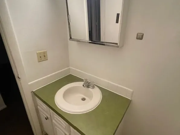 311 Lindell Dr APT 1, Normal, IL 61761