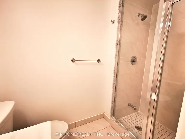 58 Orchard View Blvd #2006 — Photo 13