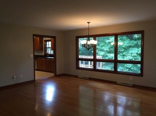 8 Plum Tree Ln, Huntington, WV 25701