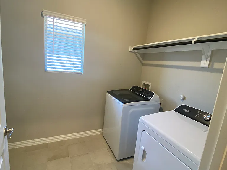 2129 Mustang Way — Photo 37