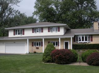 7710 Brookbank Rd, Willowbrook, IL 60527