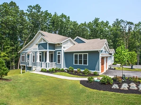 70 Legacy Ln #A, Groton, MA 01450