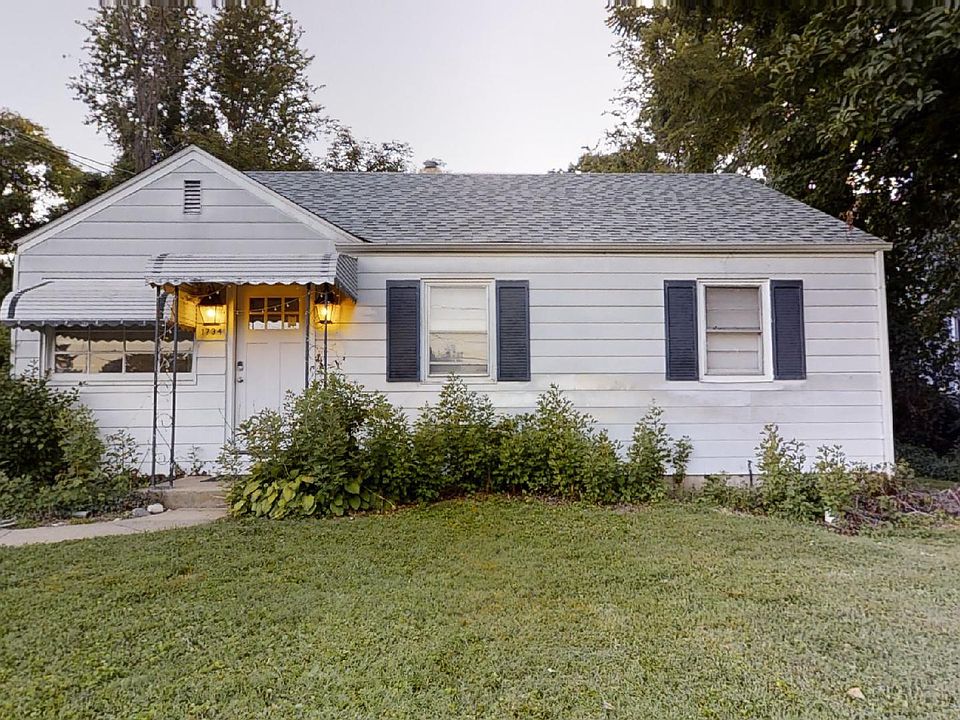 1st image of 1734 Pimmit Dr