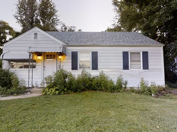 1734 Pimmit Dr, Falls Church, VA 22043
