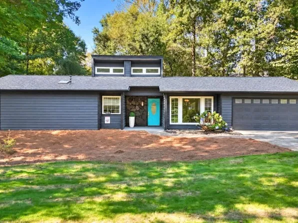2979 Christophers Ct, Marietta, GA 30062