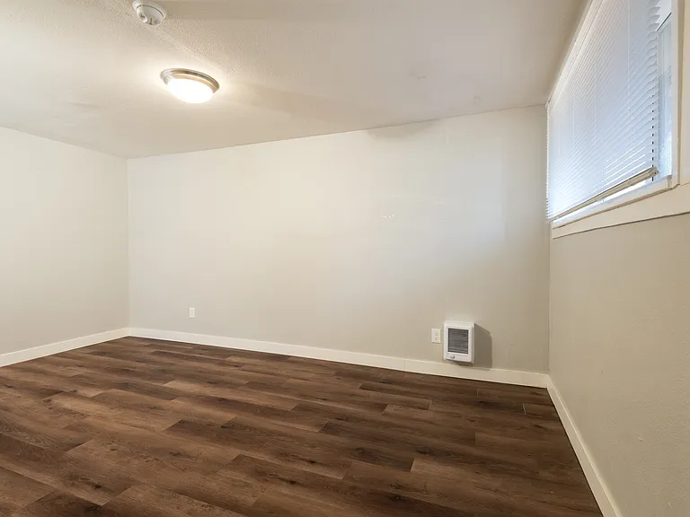 923 SW Holden St #1 — Photo 7