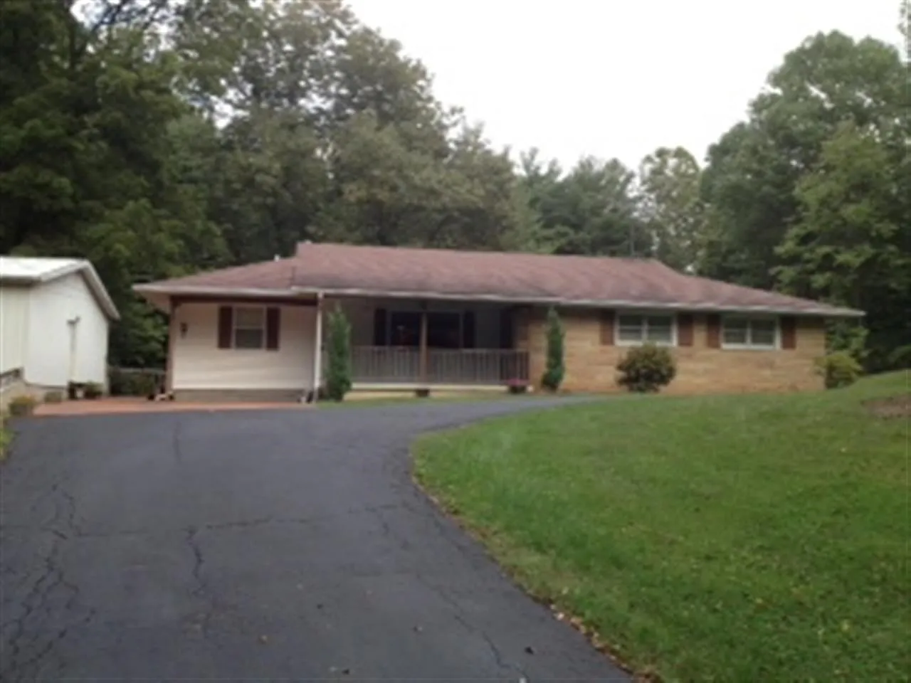 4490 N Thomas Rd photo 1