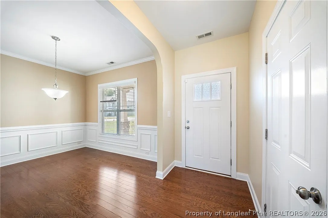 4 bed, 2.5 bath, 2118 sqft, $1,950 — Photo 4