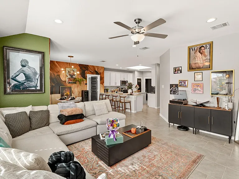 1511 Maple Ridge Dr — Photo 4