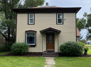 218 W Pine St, Sisseton, SD 57262