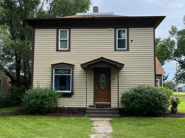 218 W Pine St, Sisseton, SD 57262