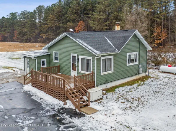 1798 E Maple Rapids Rd, Saint Johns, MI 48879