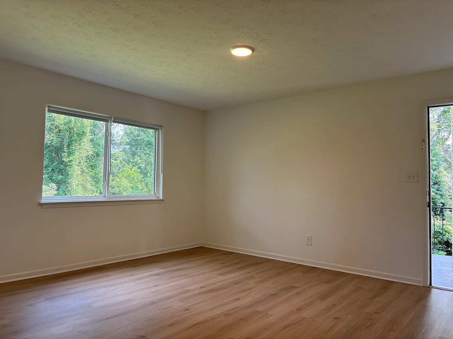 1 bed, 600 sqft, $1,200 — Photo 3