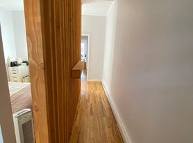 26 Sterling Pl, Edgewater, NJ