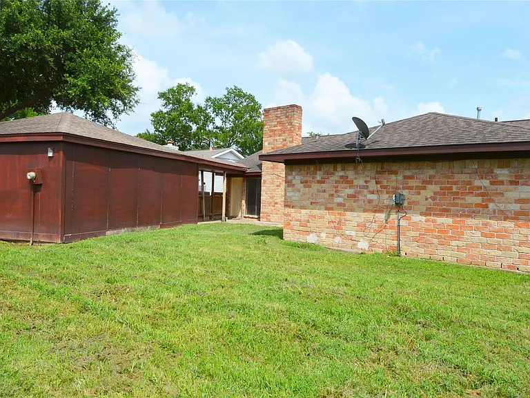 10127 Sagegate Dr — Photo 24