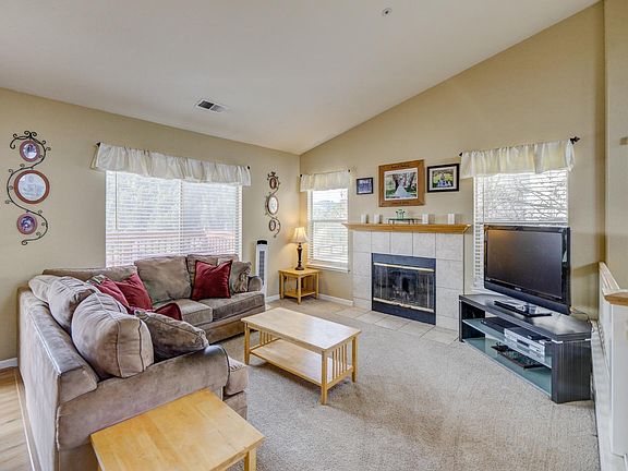 5th image of 729 Coast Range Dr