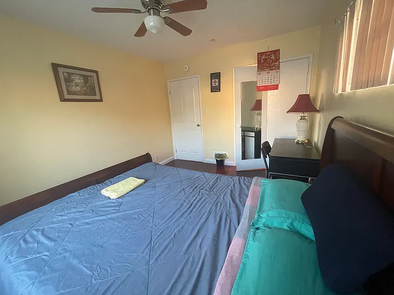 2548 Mayflower Ave #B — Photo 57