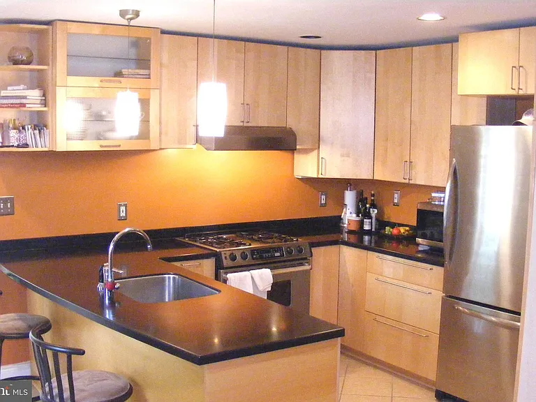 316 Locust Ave — Photo 9