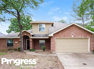 2521 Greenhaven Dr, Burleson, TX 76028