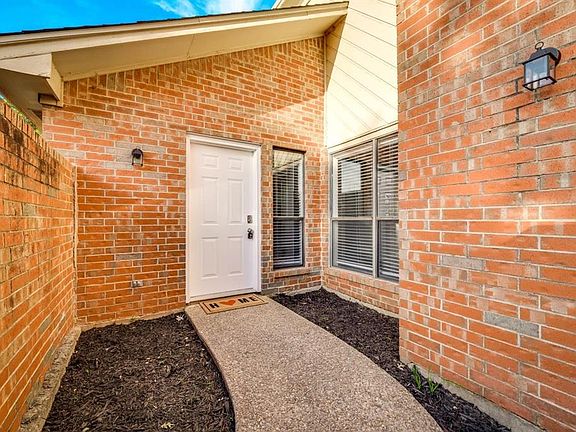 4th image of 963 Cedarland Blvd