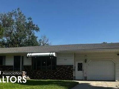 640 7th St SW, Britt, IA, 50423