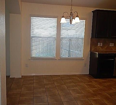 5th image of 4704 Lookout Mountain Ln