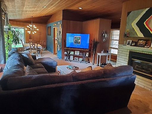 2nd image of 734 Park Ave