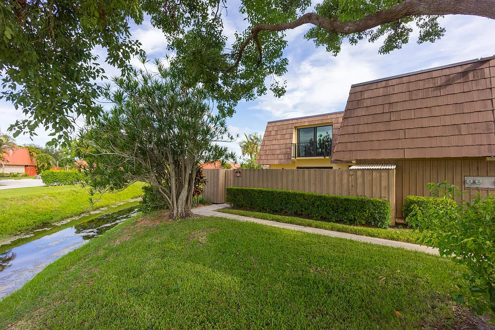 2 bed, 2.5 bath, 1236 sqft, $2,500 — Photo 1